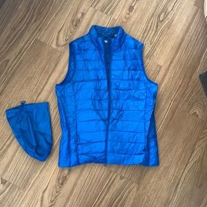 Packable puffer vest